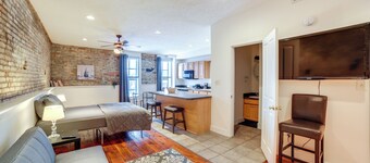 Cozy Lowell Studio ~ 19 Mi to Grand Rapids!