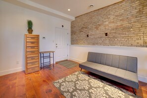 Apartment (0 Bedroom) | Interior