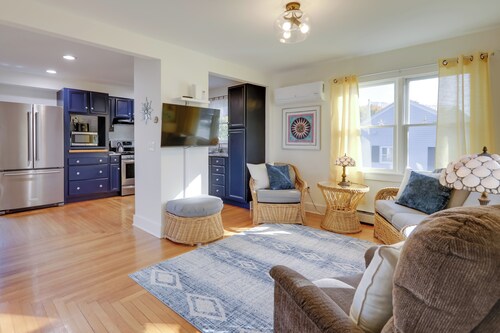 Cozy Historic Wakefield Home Close to Beaches