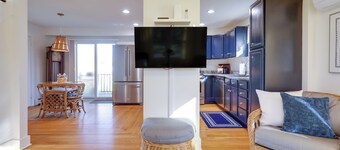 Cozy Historic Wakefield Home Close to Beaches