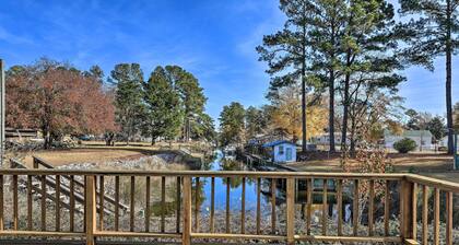 'cozy Cottage' w/ Shared Dock on Dawson Creek
