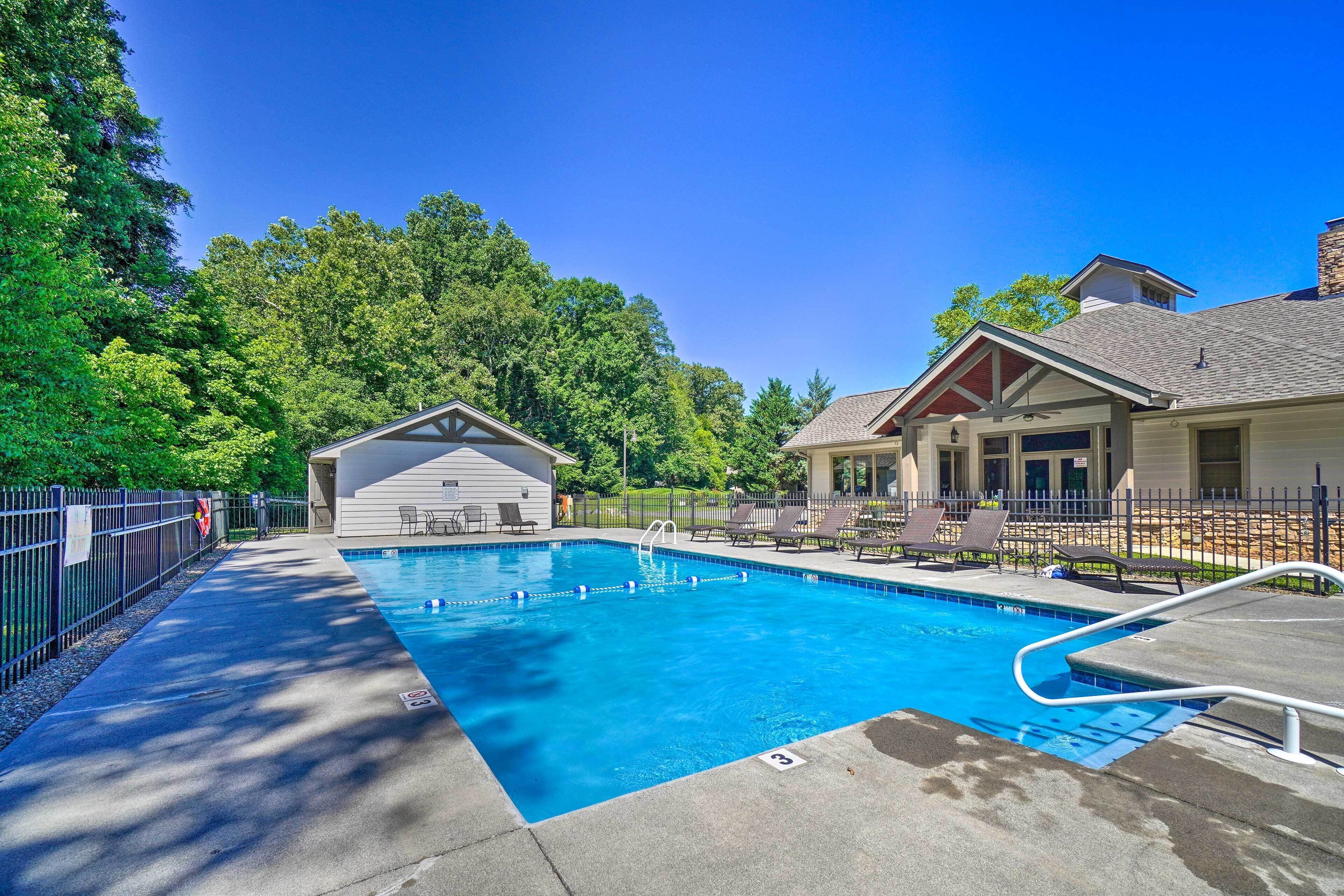 Cozy Townsend Condo, Resort-style Amenities!