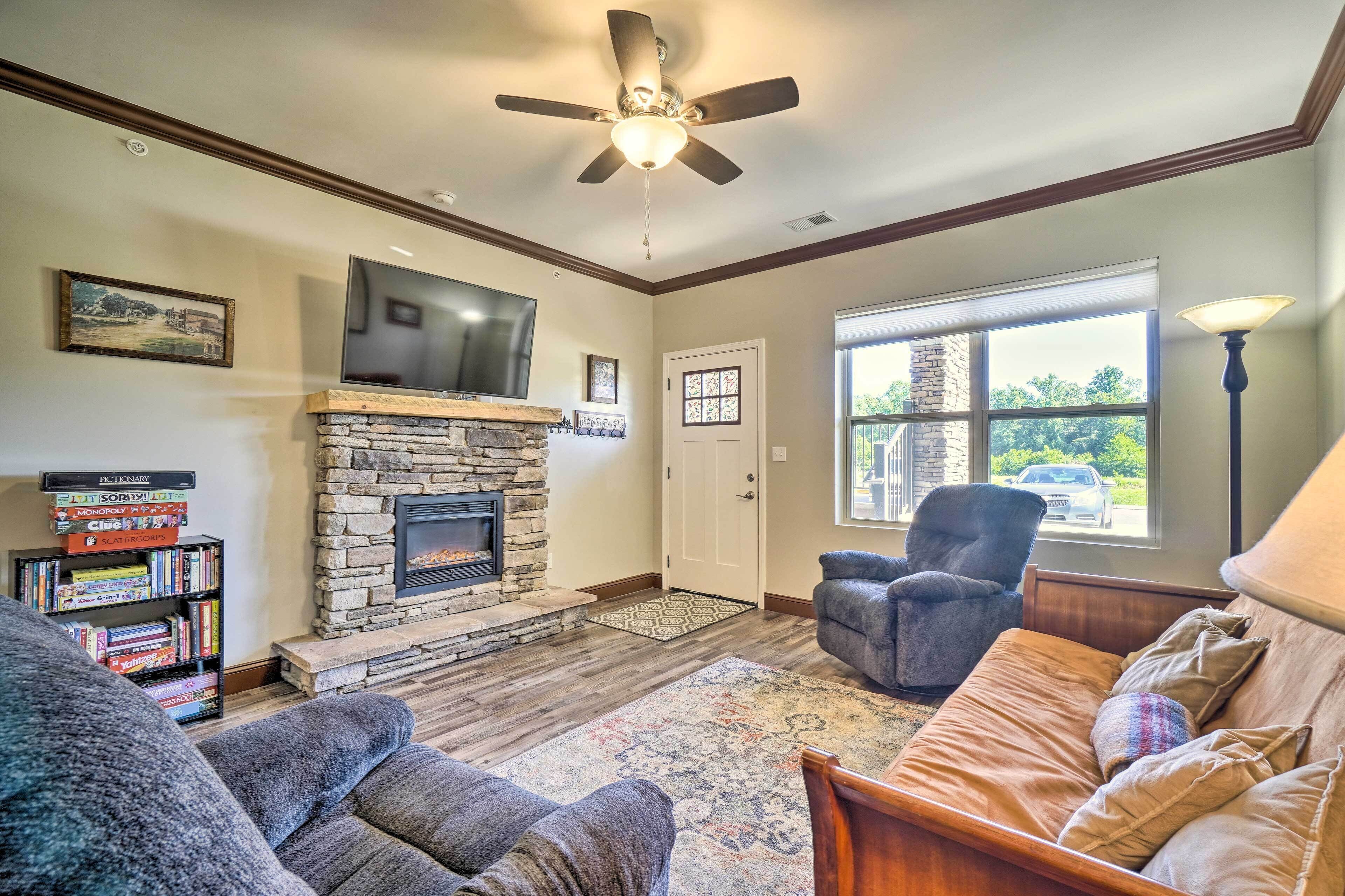 Cozy Townsend Condo, Resort-style Amenities!