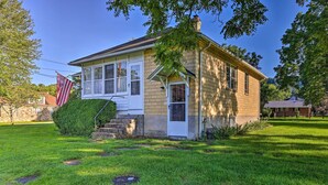 House (3 Bedrooms) | Interior - Family-friendly Marlinton Home: Walk Downtown! (Marlinton)