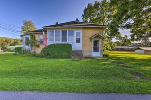 Interior - Family-friendly Marlinton Home: Walk Downtown! (Marlinton)