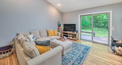 Cozy Whitehall Hideaway w/ Hot Tub + Chiminea!