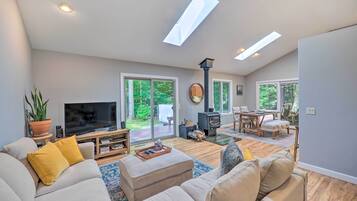 House (3 Bedrooms) | Front of property