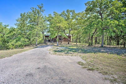 Cozy, Secluded Davis Cabin on 60 Wooded Acres