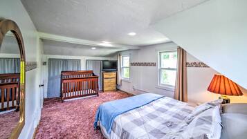 House (2 Bedrooms) | 2 bedrooms, laptop workspace, bed sheets