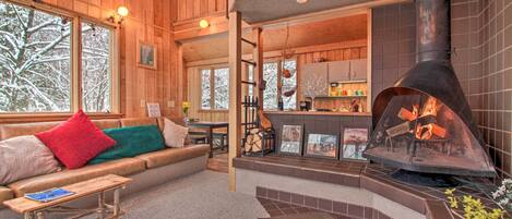 House (3 Bedrooms) | Front of property