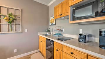 Apartment (0 Bedroom) | Bahagian dalam