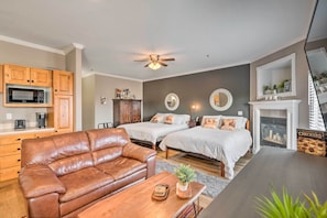 Apartment (0 Bedroom) | Interior - Large, Cozy Midway Studio w/ Mountain Views! (Midway)