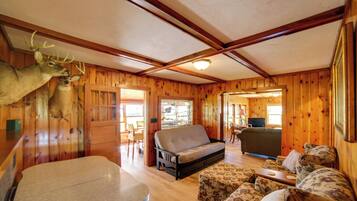 Cottage (3 Bedrooms) | Interior