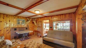 Cottage (3 Bedrooms) | Interior