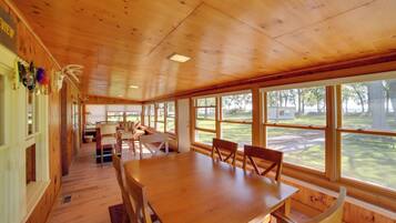 Cottage (3 Bedrooms) | Interior