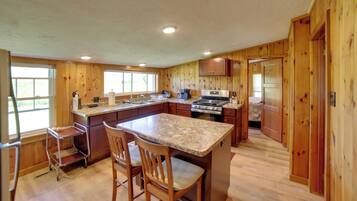 Cottage (3 Bedrooms) | Interior