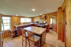 Cottage (3 Bedrooms) | Interior