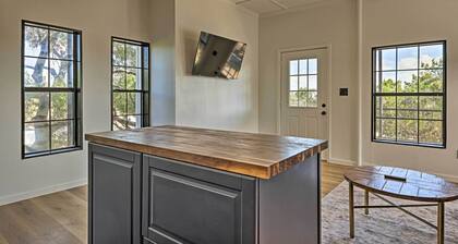 Chic Fredericksburg Retreat - Near Wineries!