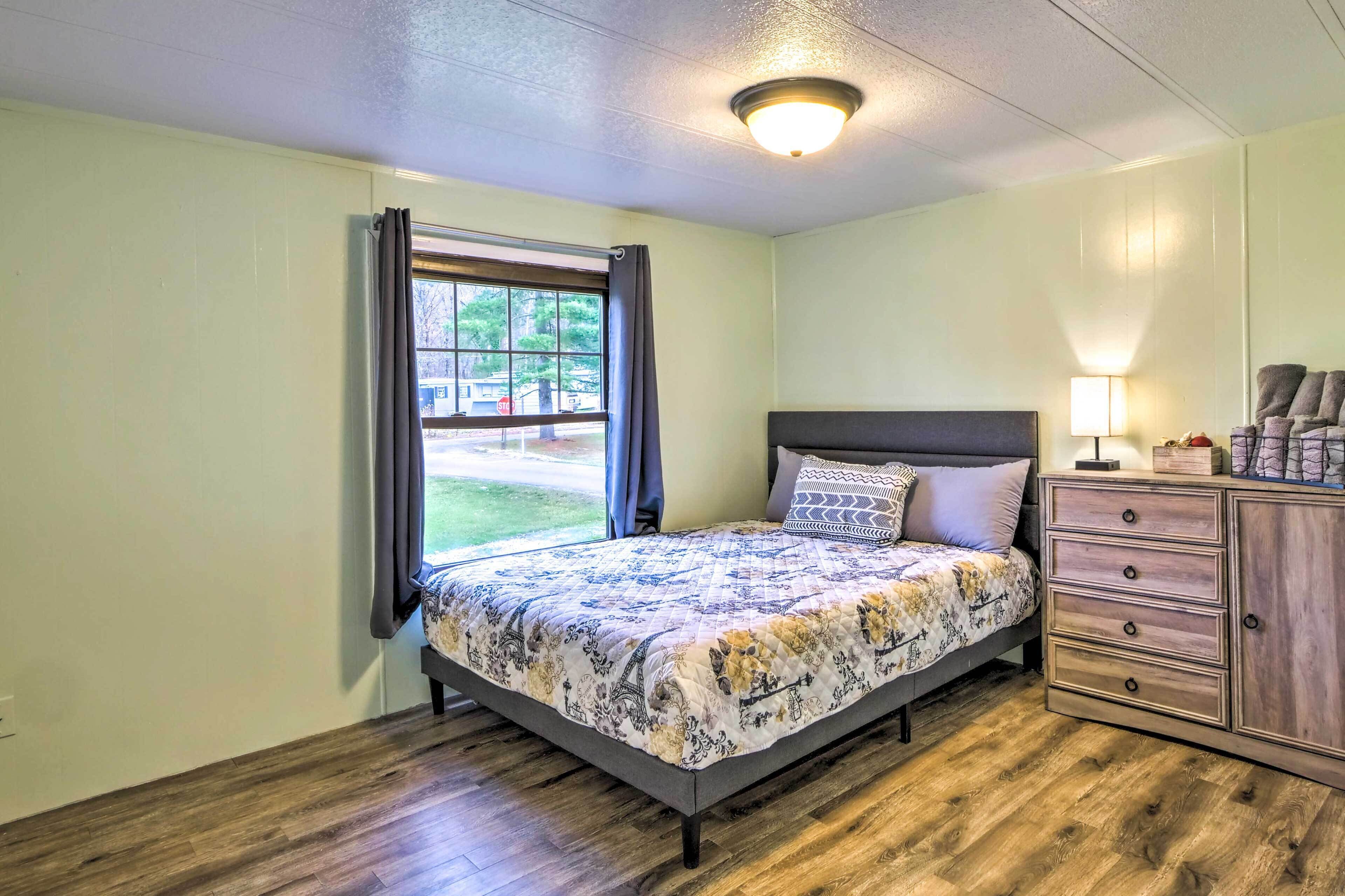 House (3 Bedrooms) | 3 bedrooms, iron/ironing board, free cots/infant beds, bed sheets