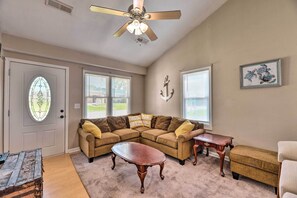 House (2 Bedrooms) | Interior