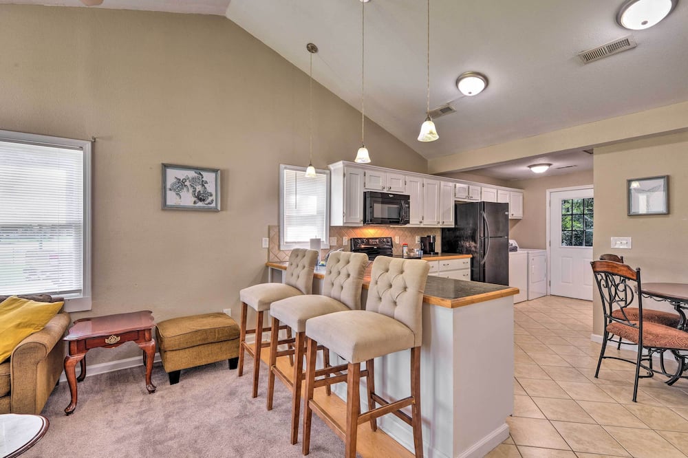 Cozy Pantego Cottage ~ 5 Miles to Belhaven! - River Road