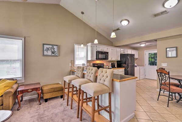 House (2 Bedrooms) | Interior