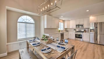 Apartment (3 Bedrooms) | Front of property