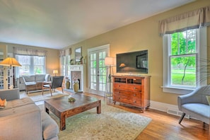 House (3 Bedrooms) | Interior - Elegant Charles Town Home: Grill, Walk Dtwn! (Charles Town)
