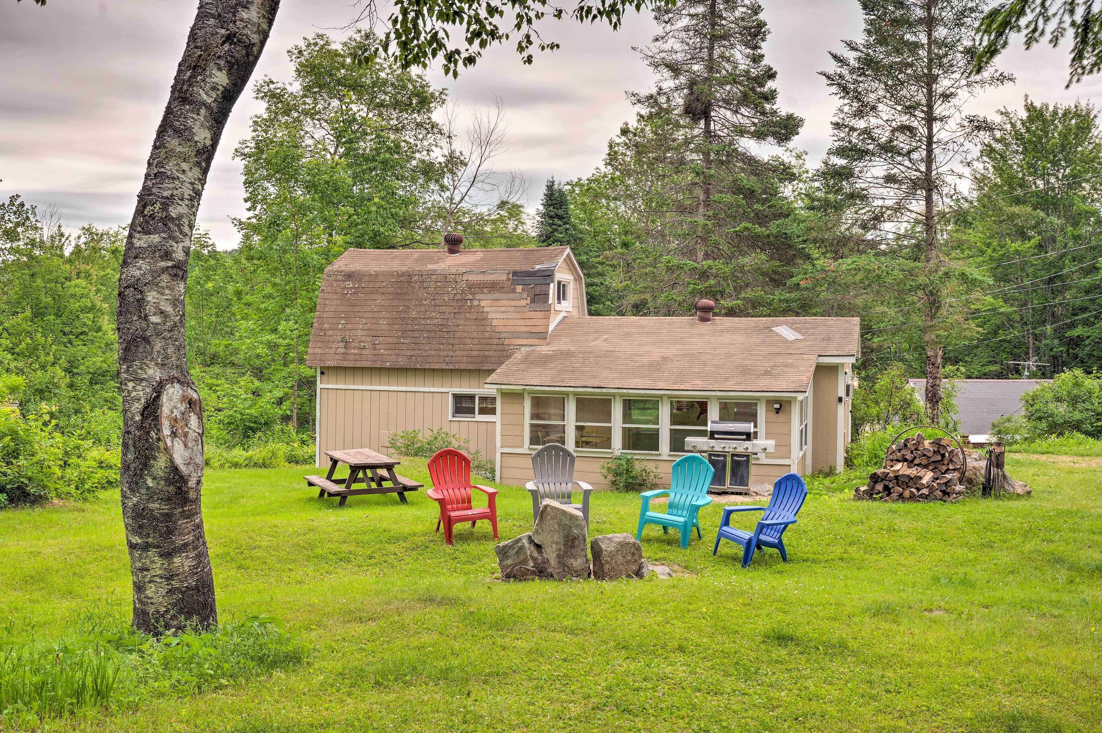 Cozy White Mountains Getaway w/ Wood Fire Pit