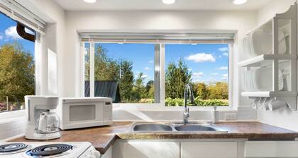 Cozy Ferndale Studio on 20-acre Working Farm!