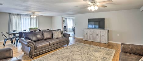 House (4 Bedrooms) | Front of property
