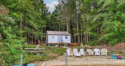Hartford Cottage w/ Private Beach on Bear Pond!