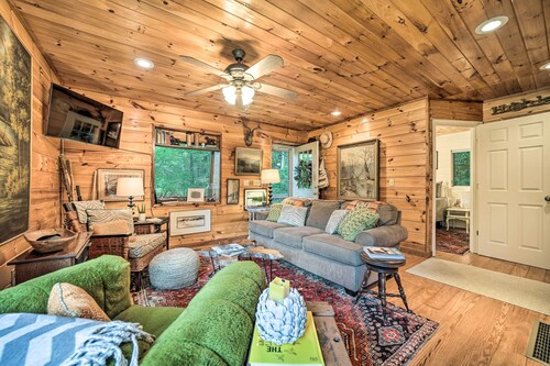 Highlands Cabin on Buck Creek ~ 8 Mi to Town!