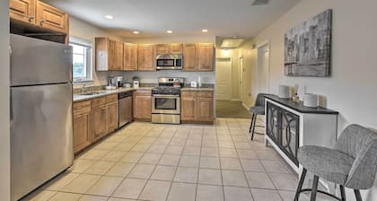 Glen Cove Home: Walk to Boardwalk + Dining!