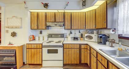 Historic Alexandria Home w/ Private Yard!