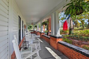 House (4 Bedrooms) | Interior - Historic Huntington Home w/ Pond & Flower Gardens! (Huntington)