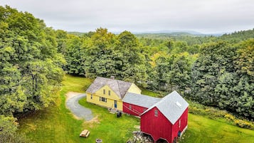 ุงูู
ูุดุฃุฉ ู
ู ุงูุฎุงุฑุฌ