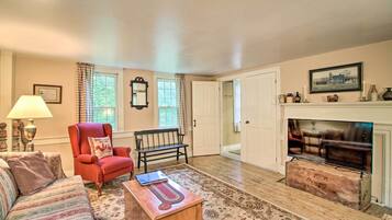 House (4 Bedrooms) | Interior