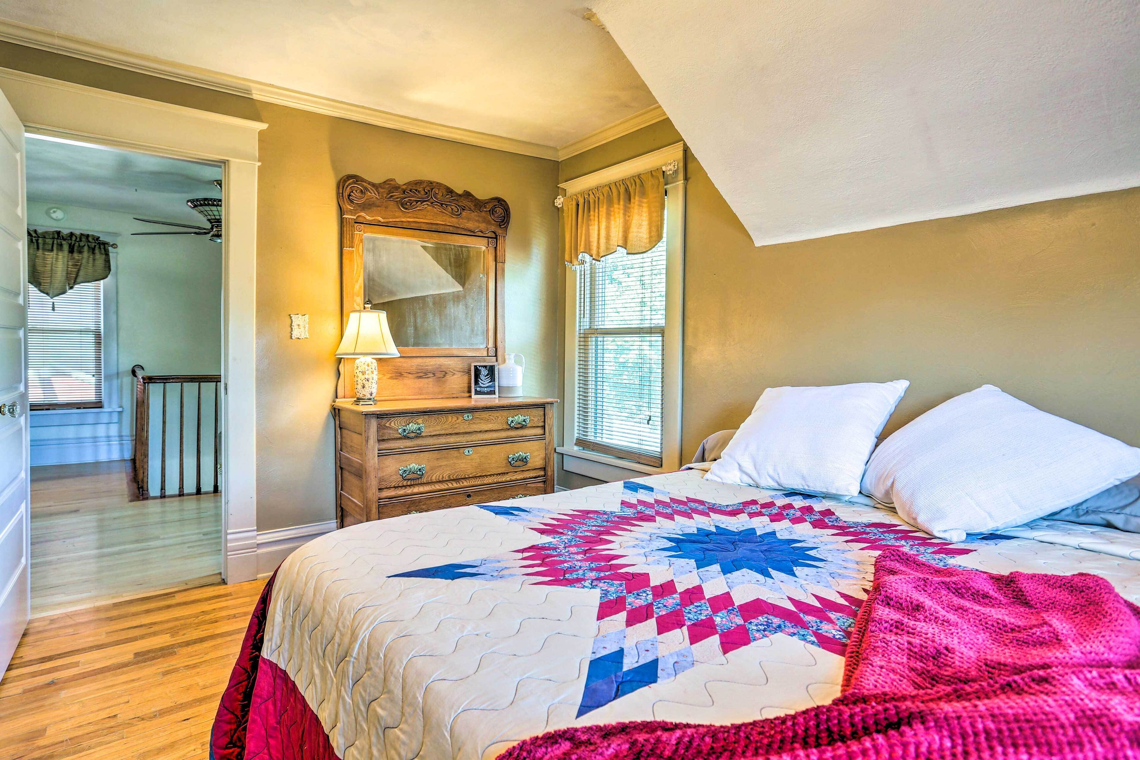 House (2 Bedrooms) | Interior