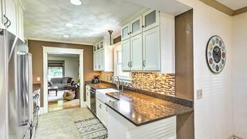 House (2 Bedrooms) | Interior