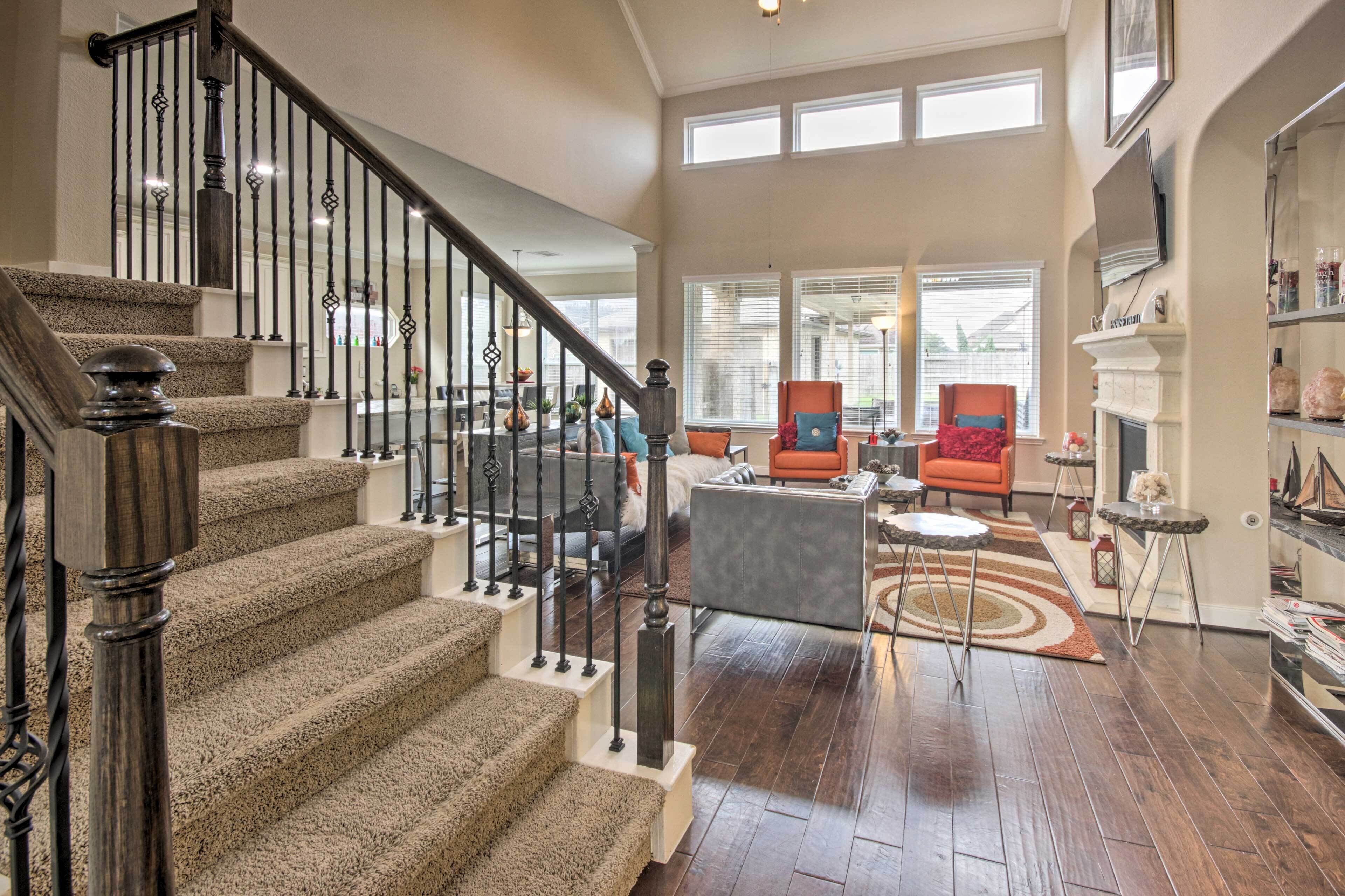 Exquisite Katy Retreat w/ Yard + Theater Room!