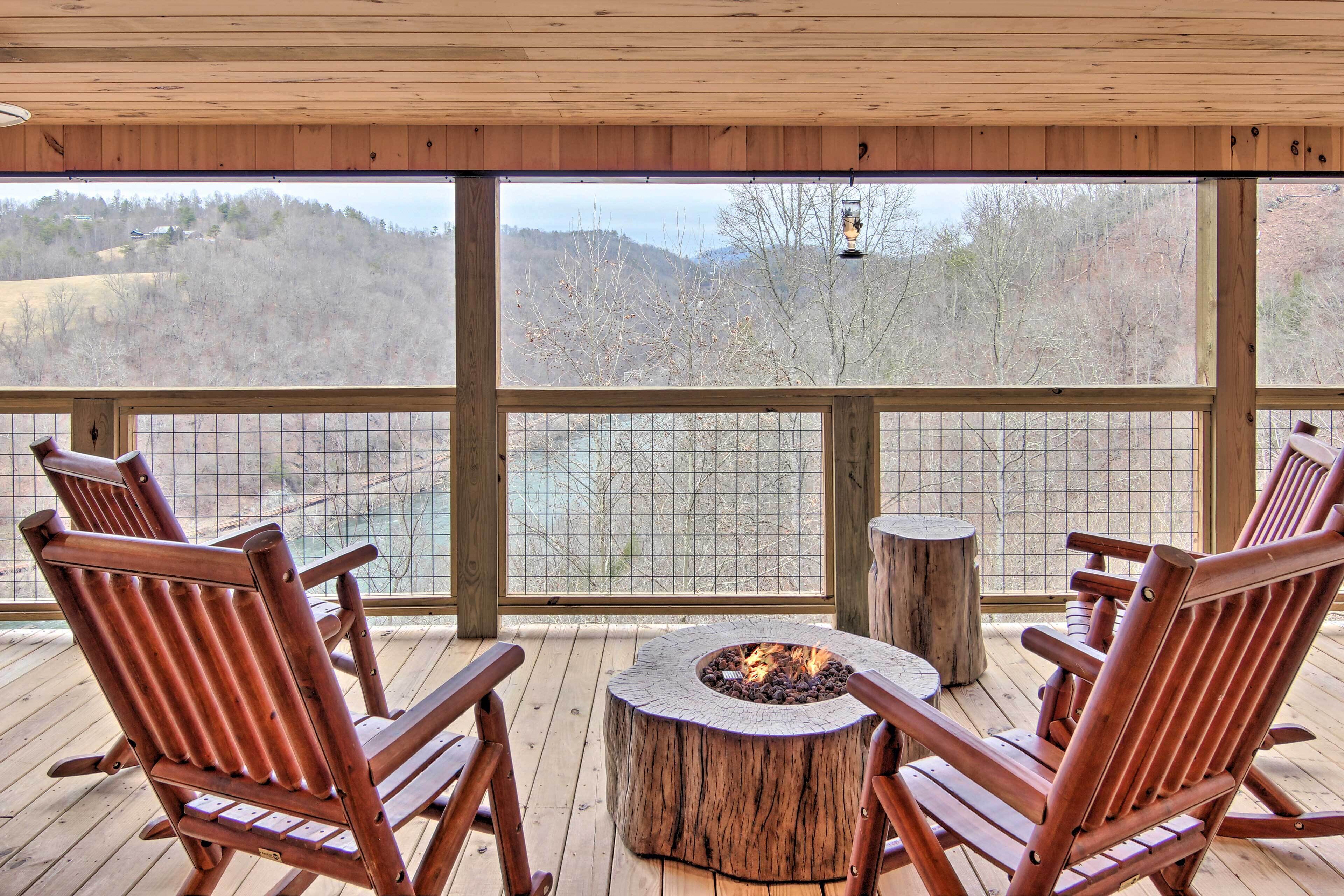 Family-friendly Marshall Home ~ 5 Mi to Downtown!