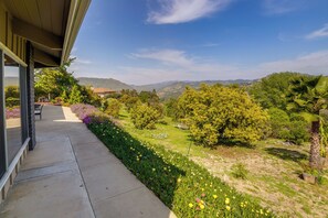 House (3 Bedrooms) | Interior - Fallbrook Home w/ Mountain Views: Close to Hiking! (Fallbrook)