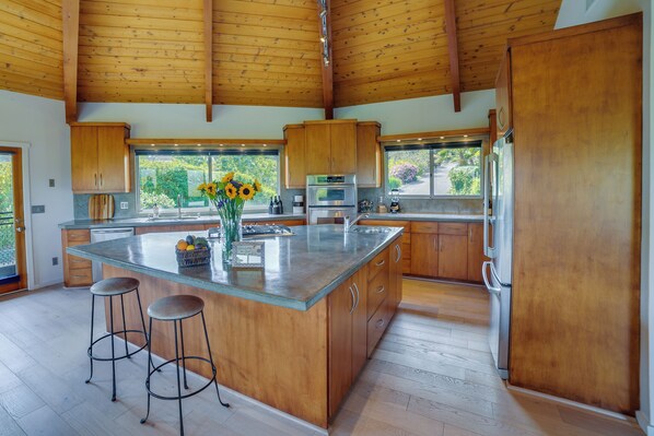 House (3 Bedrooms) | Interior - Fallbrook Home w/ Mountain Views: Close to Hiking! (Fallbrook)