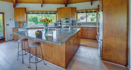 Fallbrook Home w/ Mountain Views: Close to Hiking!