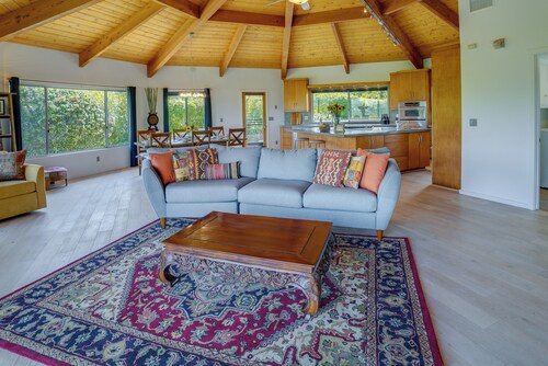 Fallbrook Home w/ Mountain Views: Close to Hiking!