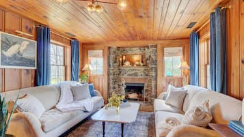 House (2 Bedrooms) | Front of property