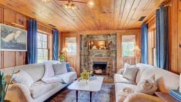 House (2 Bedrooms) | Front of property