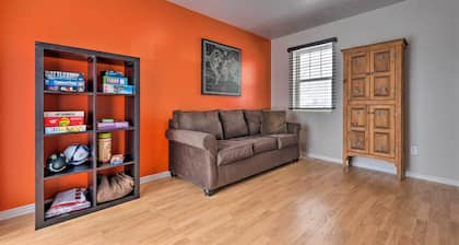 Family-friendly Logan Farmhouse w/ Yard & Near USU