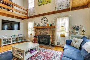 House (3 Bedrooms) | Interior - Game Room & Yard: Greentown Home Near State Park (Greentown)